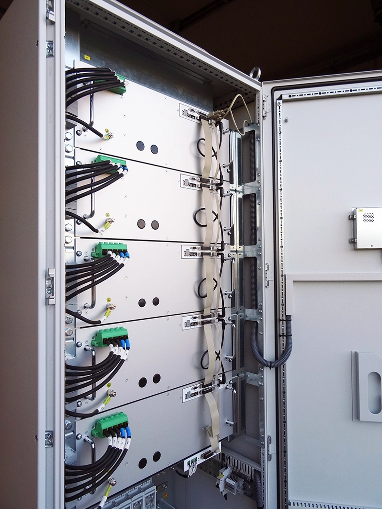Cabinet for Modules 60 A Air-Cooled
